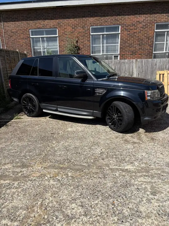 Land Rover Range Rover Sport 2011 photo 3