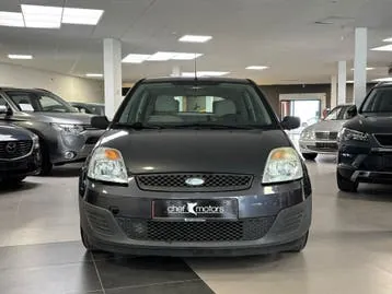 Ford Fiesta 2004 photo 2