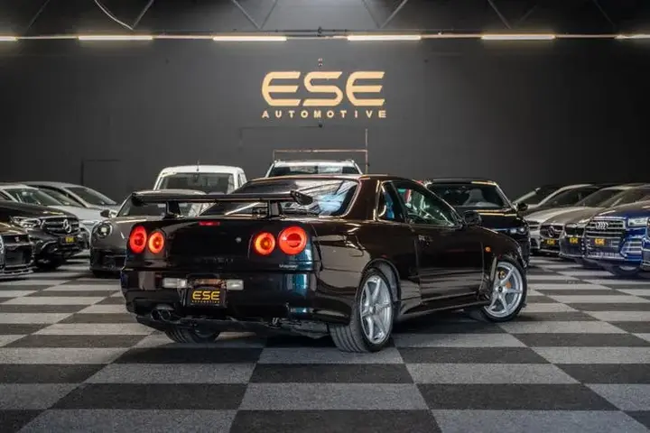 Nissan Skyline 1999 photo 2