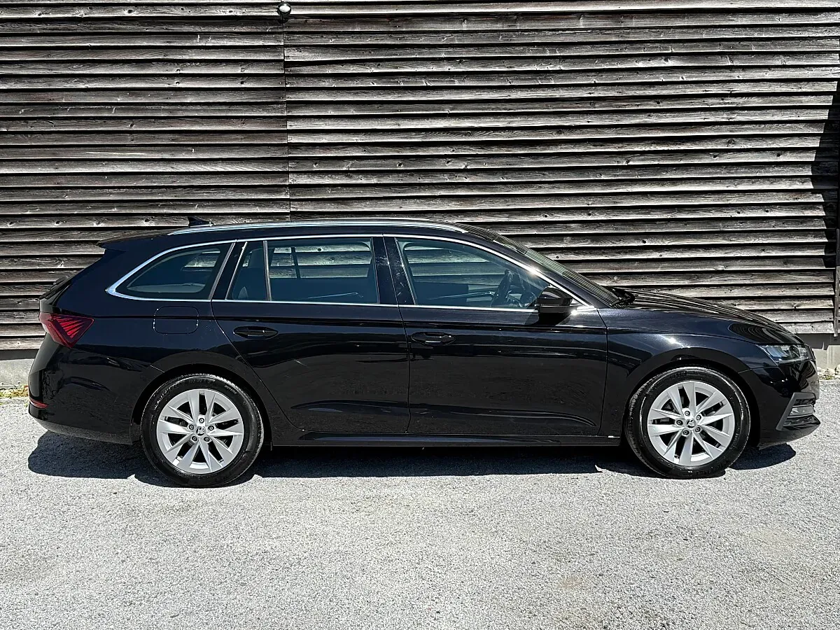 Skoda Octavia 2023 photo 3