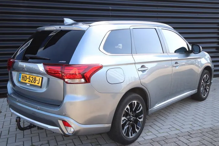 Mitsubishi Outlander 2015 photo 2