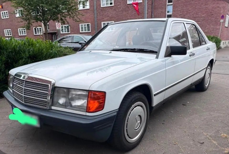 Mercedes-Benz 190
