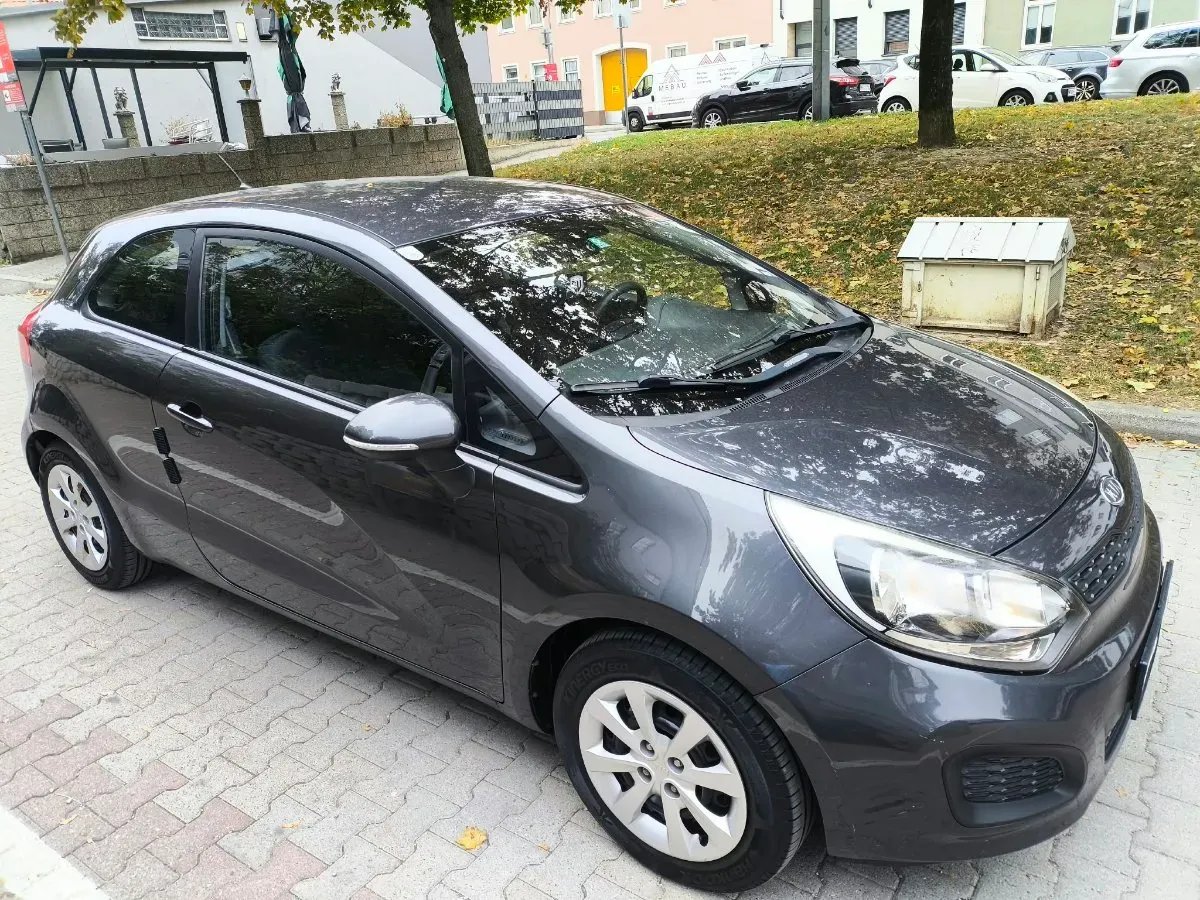Kia Rio 2012 photo 2