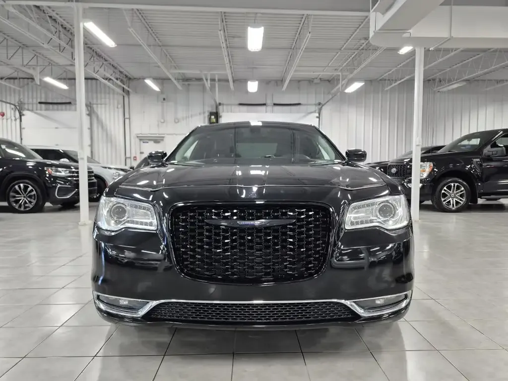 Chrysler 300 2016 photo 2