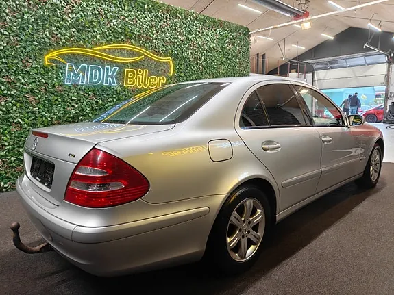 Mercedes-Benz E240 2005 photo 4