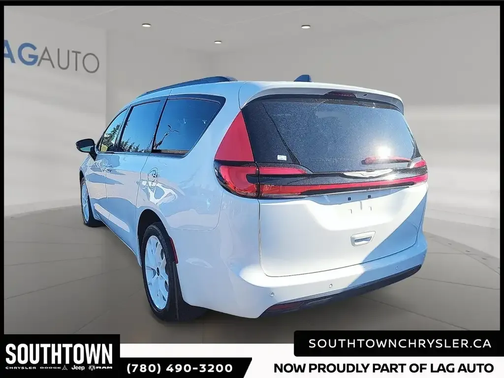 Chrysler Pacifica 2024 photo 4