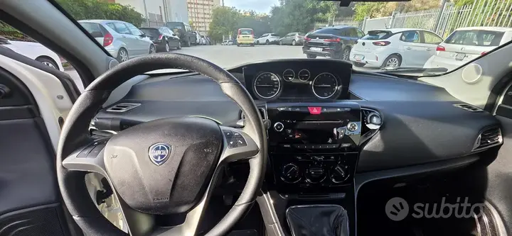 Lancia Ypsilon 2014 photo 4