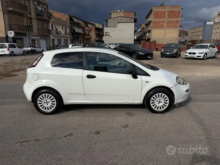Fiat Punto 2014 photo 2