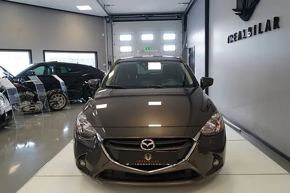 Mazda 2 2016 photo 5