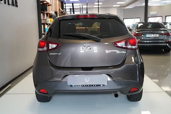 Mazda 2 2016 photo 4