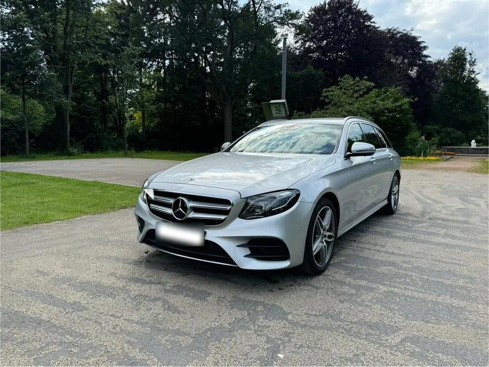 Mercedes-Benz E 220 D