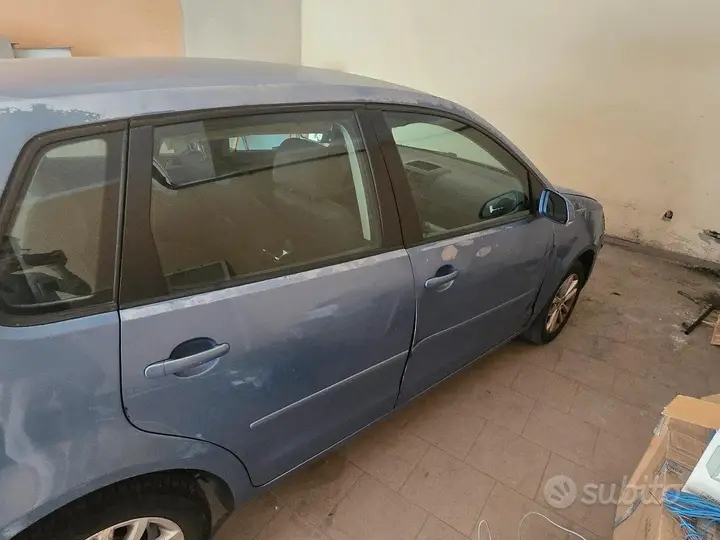 Volkswagen Polo 2009 photo 2
