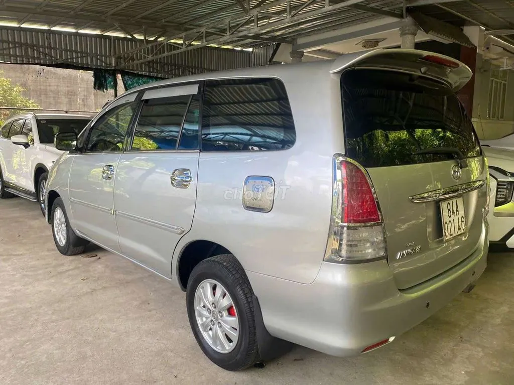 Toyota Innova 2009 photo 3