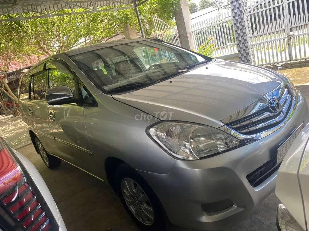 Toyota Innova 2009 photo 2