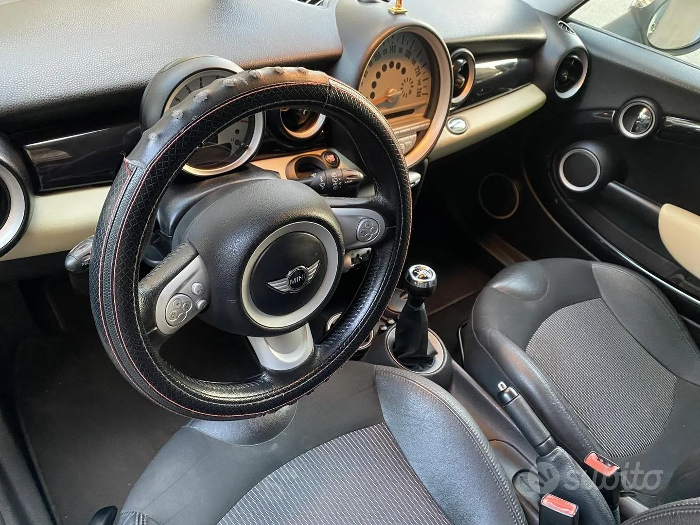 Mini Mini Cooper 2010 photo 3
