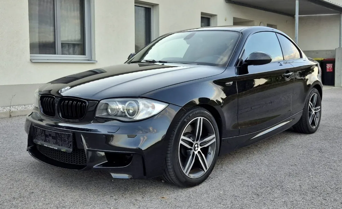 BMW 1 Series 2009 photo 2