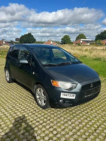 Mitsubishi Colt 2009 photo 2