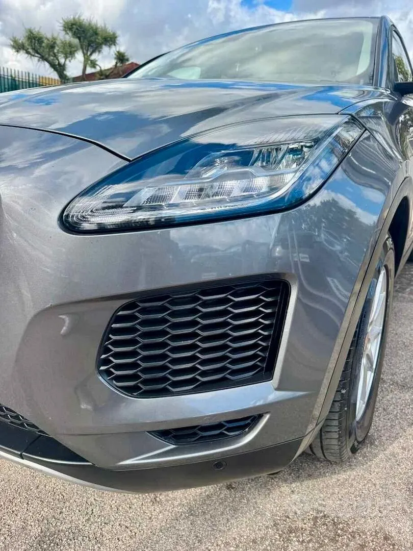 Jaguar E-Pace 2019 photo 5
