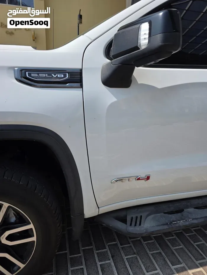 GMC Sierra 2023 photo 2