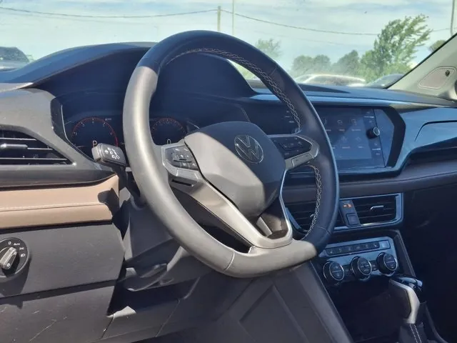 Volkswagen Taos 2023 photo 2