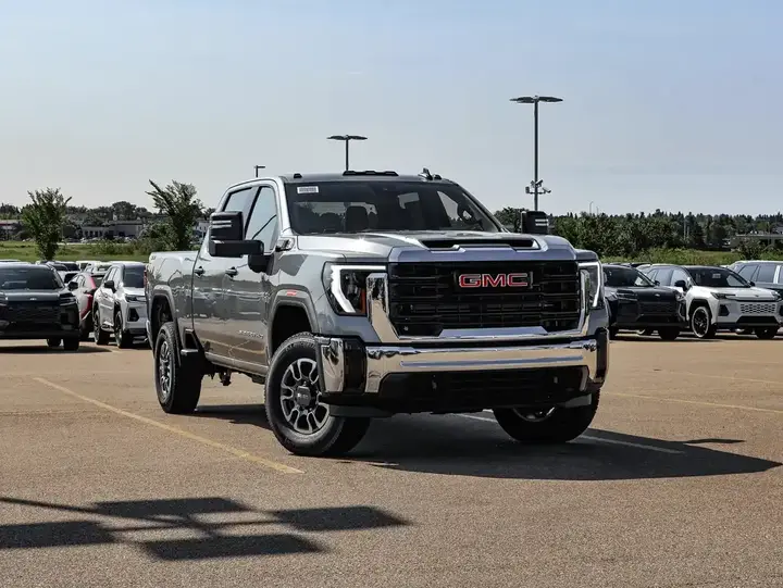 GMC Sierra 3500Hd 2026 photo 2