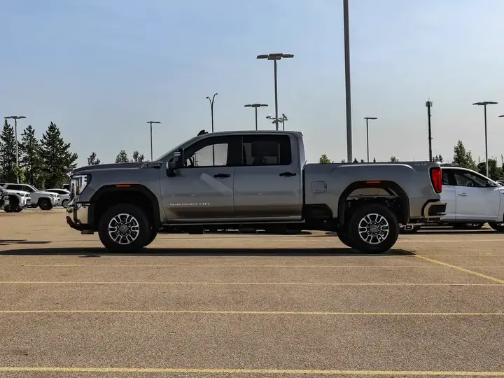 GMC Sierra 3500Hd 2026 photo 5