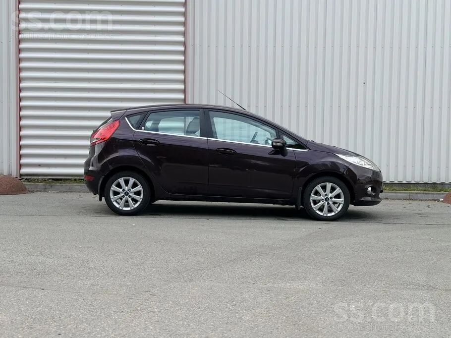 Ford Fiesta 2010 photo 5