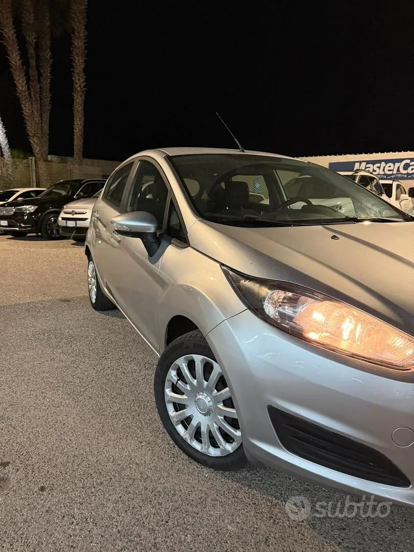 Ford Fiesta 2016 photo 2
