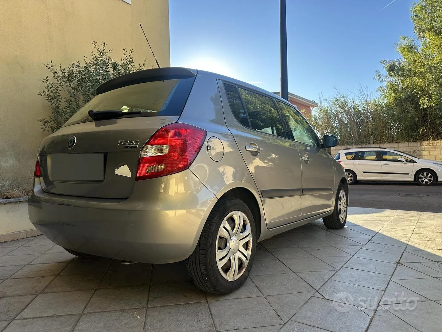 Skoda Fabia 2010 photo 3