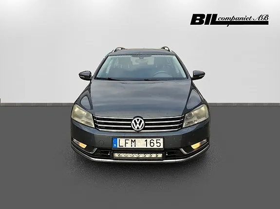Volkswagen Passat 2011 photo 2