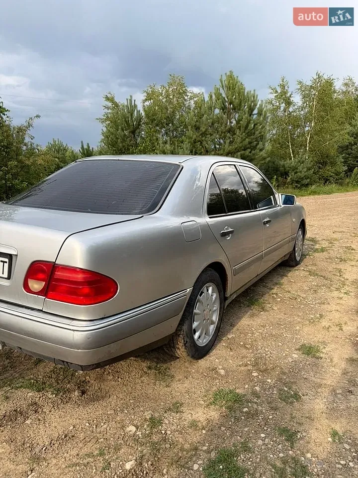 Mercedes-Benz E-Class 1996 photo 5