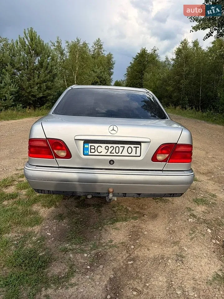 Mercedes-Benz E-Class 1996 photo 4