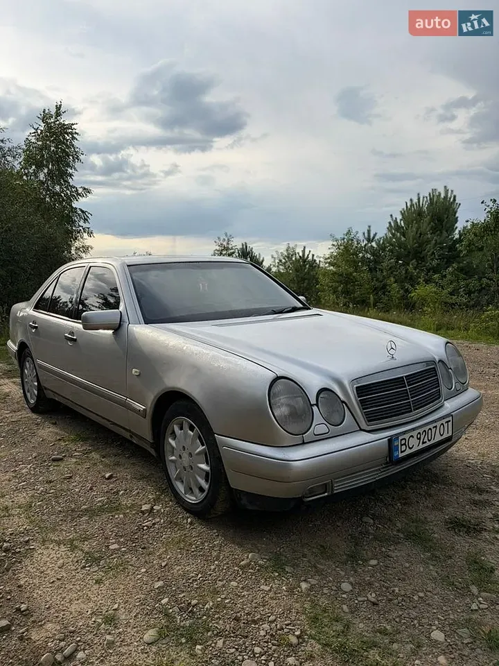 Mercedes-Benz E-Class 1996 photo 3