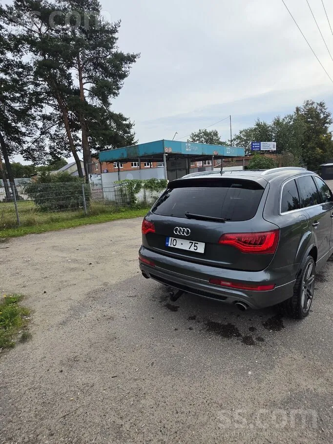 Audi Q7 2010 photo 5
