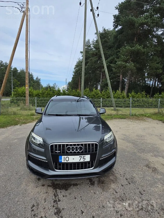 Audi Q7 2010 photo 2