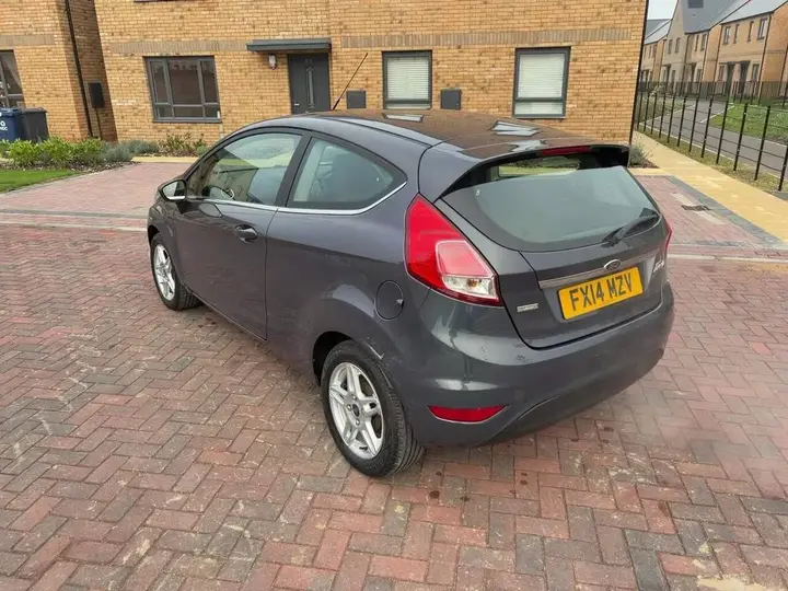 Ford Fiesta 2014 photo 3