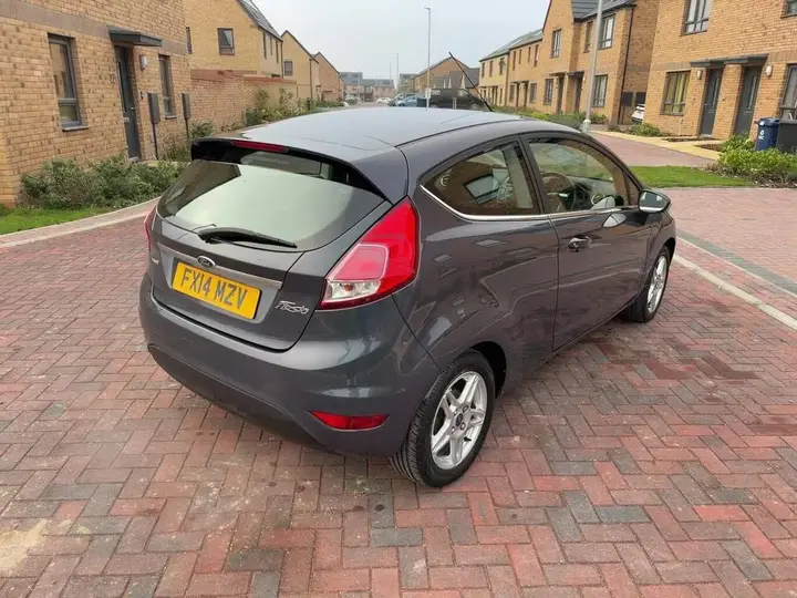 Ford Fiesta 2014 photo 4