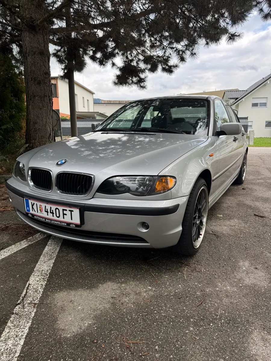 BMW 3 Series 2003 photo 2