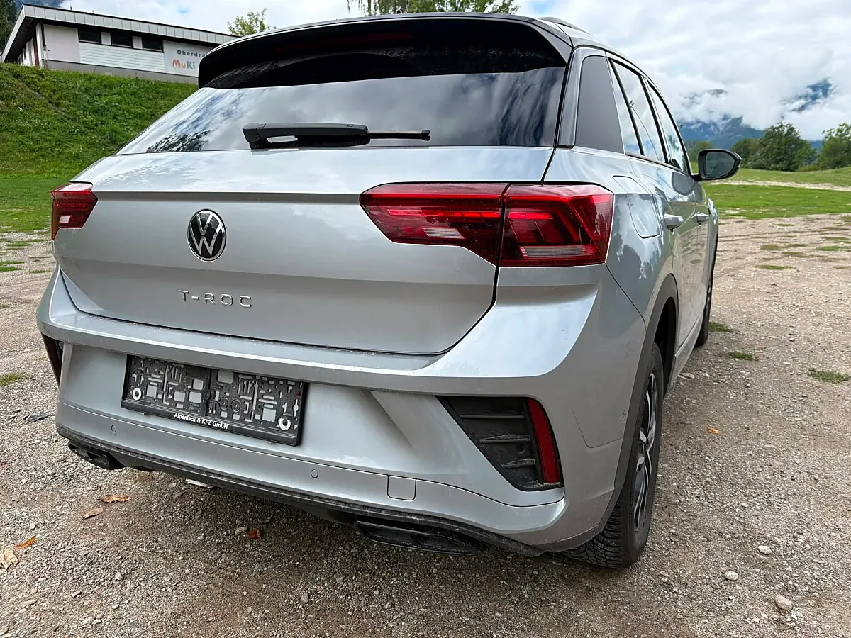 Volkswagen T-Roc 2023 photo 3