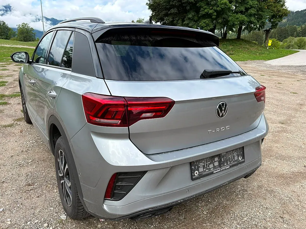 Volkswagen T-Roc 2023 photo 2