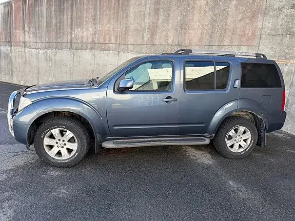 Nissan Pathfinder 2005 photo 5