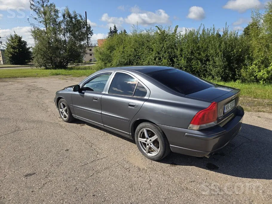 Volvo S60 2008 photo 2