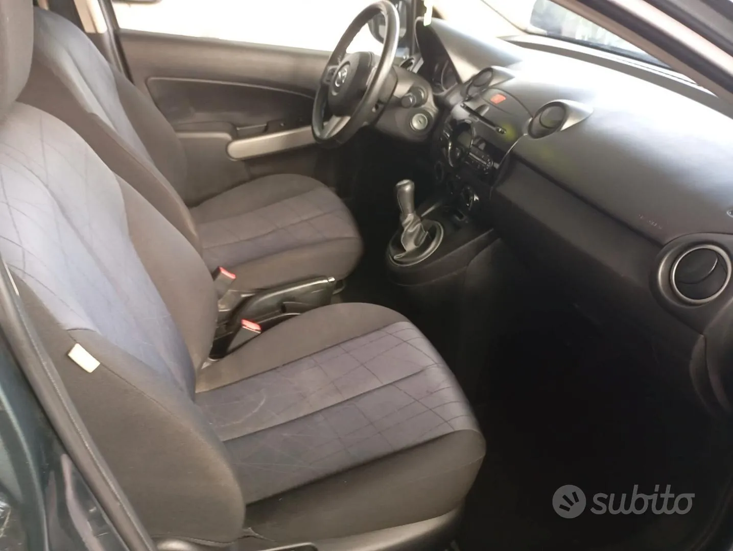 Mazda 2 2013 photo 5