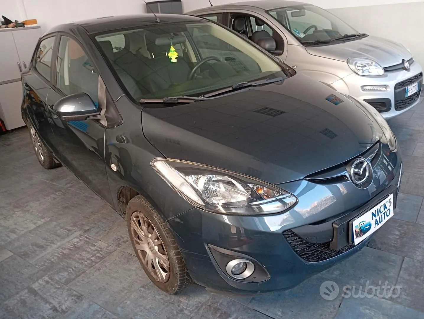 Mazda 2 2013 photo 2