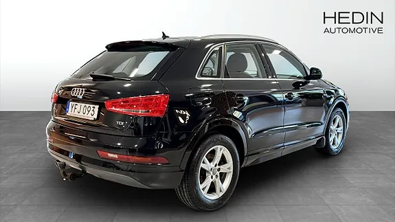 Audi Q3 2017 photo 2