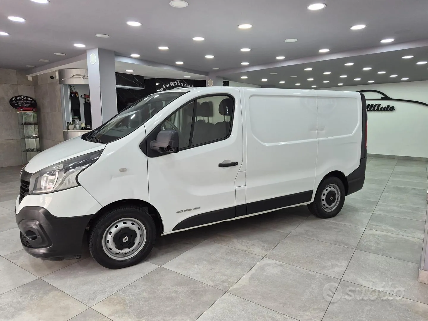 Renault Trafic 2015 photo 3