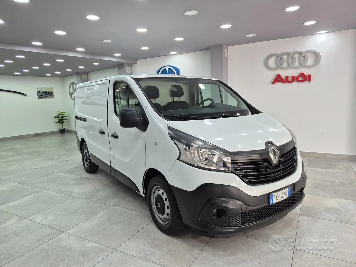 Renault Trafic 2015 photo 4