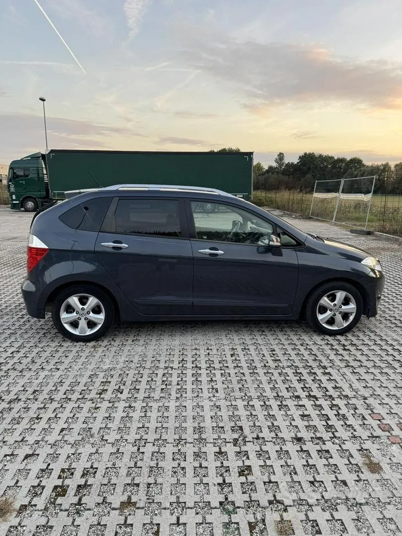 Honda Fr-V 2007 photo 2