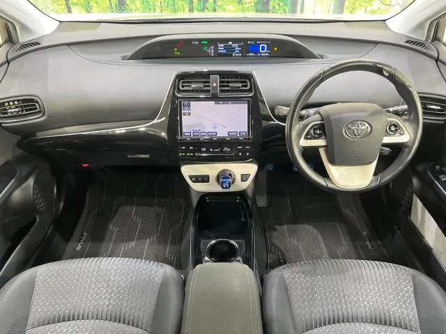 Toyota Prius 2017 photo 2