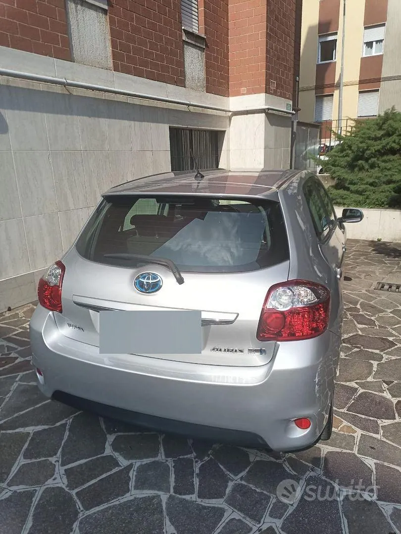 Toyota Auris 2011 photo 3